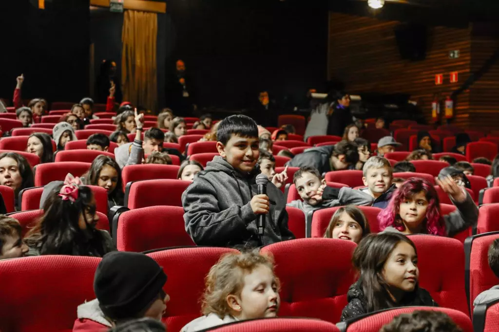 01060 | 09/08/2024 - 52º Festival de Cinema de Gramado - Sessão Infantil Abá e Sua Banda | Foto: Cleiton Thiele/Agência Pressphoto