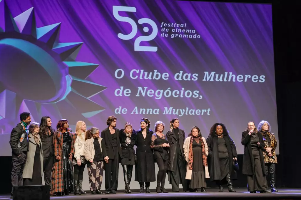 02915 | 10/08/2024 - 52º Festival de Cinema de Gramado - Elenco do longa-metragem brasileiro "O Clube das Mulheres de Negócios" | Foto: Cleiton Thiele/Agência Pressphoto