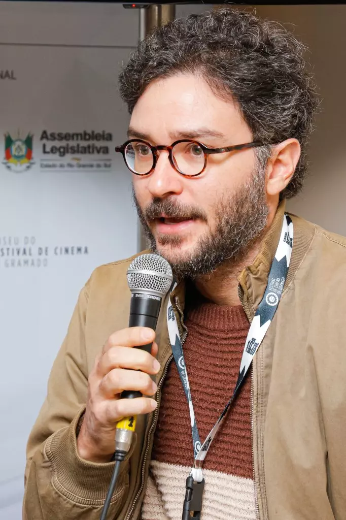 06670 | 13/08/2024 - 52º Festival de Cinema de Gramado - Debate curtas-metragens brasileiros - Diretor João Campos do curta "Via Sacra" | Foto oficial: Cleiton Thiele/Agência Pressphoto