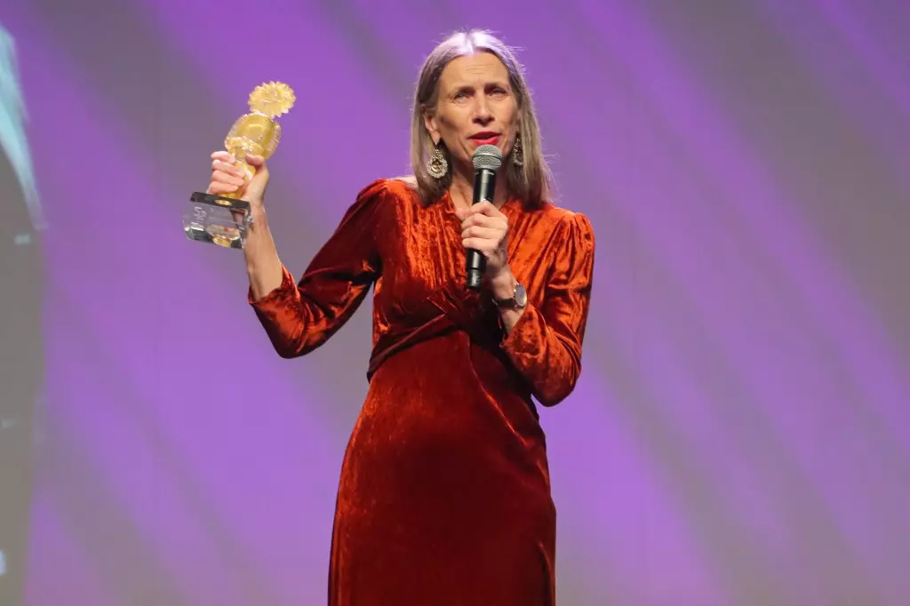 11478 | 15/08/2024 - 52º Festival de Cinema de Gramado - Diretora Executiva do Festival Internacional de Cinema de Berlim entre os anos de 2019 e 2024, Mariëtte Rissenbeek, recebe o Kikito de Cristal | Foto oficial: Edison Vara/Agência Pressphoto